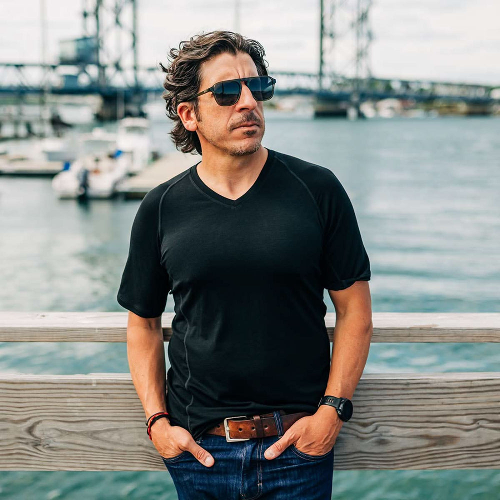 Men's Merino Wool V-Neck T-Shirt - Microweight